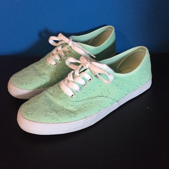 Mint green shoes - Picture 1 of 3