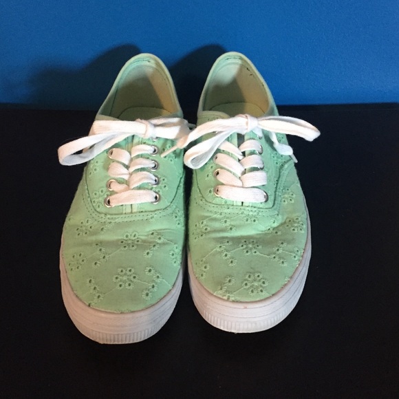 Mint green shoes - Picture 3 of 3