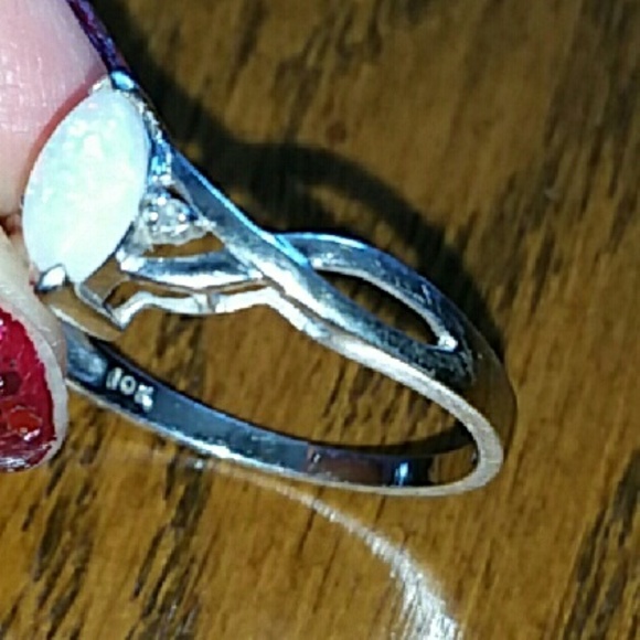 Zales 10k Opal ring