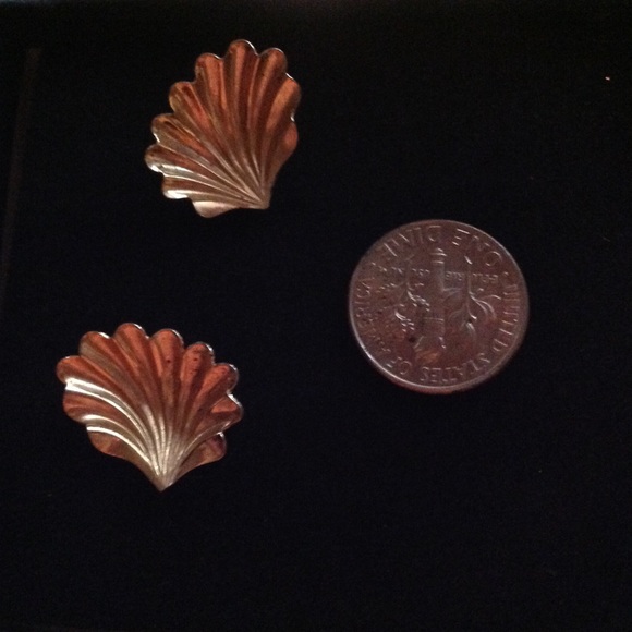 Classic Clam Shell Gold Filled earrings