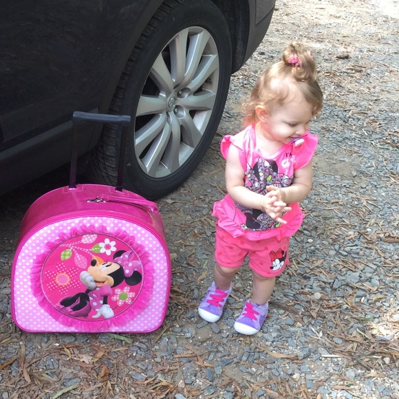 Meet your Posher,  Hi my name is Carmen ☺️! - Picture 4 of 5