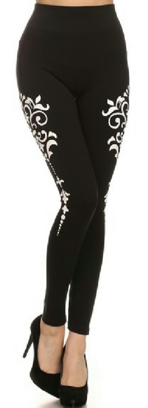 Women Leggings, Tights, & Pantyhose - Picture 2 of 4