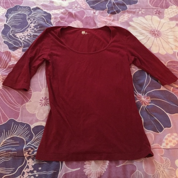 Half sleeve red T-shirt