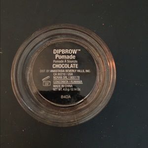Anastasia dip brow pomade in chocolate