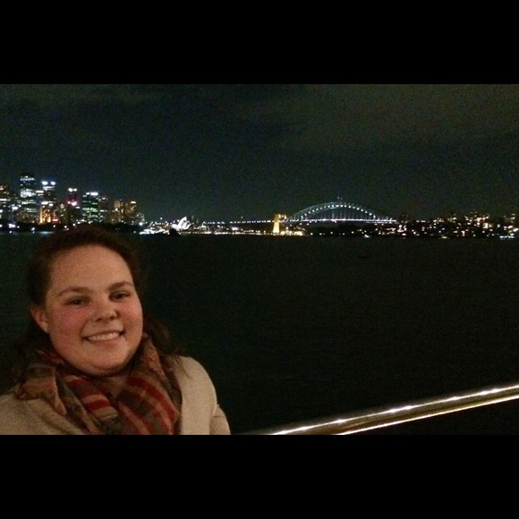 Meet your Posher, Laura - Picture 1 of 1