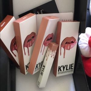 Exposed Color Lip Kit.