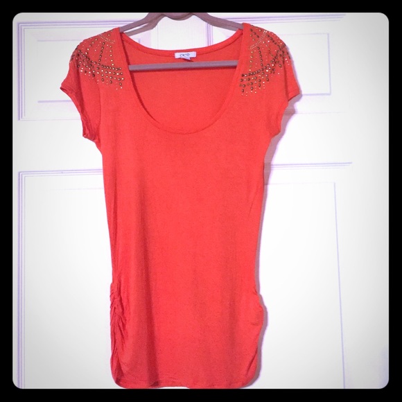 Cache embellished tee