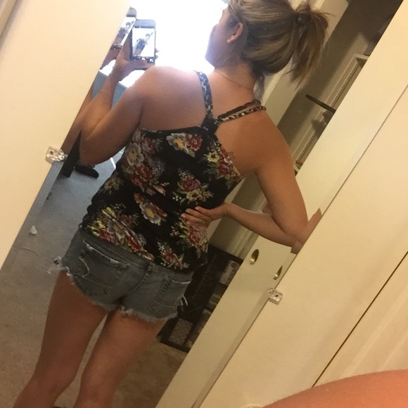 Floral top - Picture 2 of 2