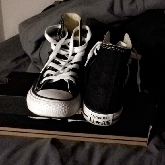 🚫Converse SOLD ON MERCARI🚫 - Picture 2 of 4