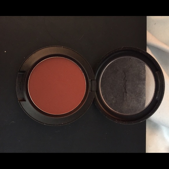 Mac raizin blush