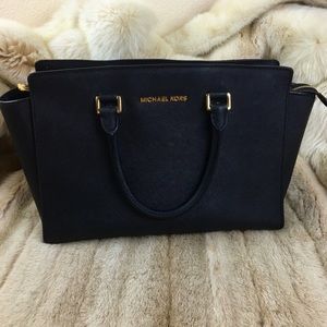 Michael Kors Selma Medium Satchel