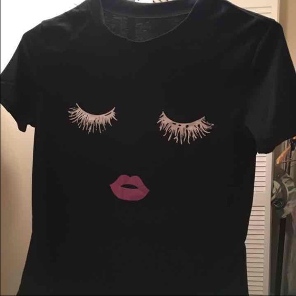 NEW! Black Eyelash Lips loose top blouse shirt! - Picture 2 of 3