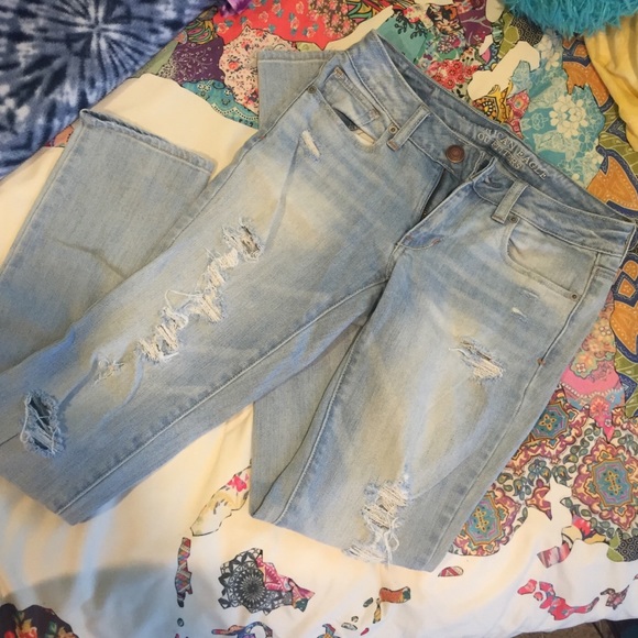 American eagle destroyed light wash skinny stretch