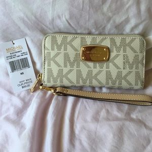 Michael Kors Vanilla Wristlet