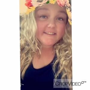 Meet your Posher, Chloe