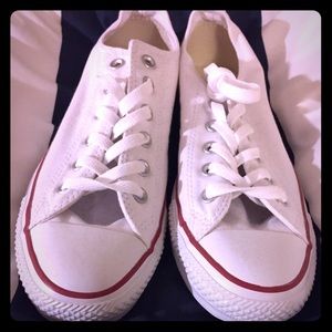 NwoT Unisex White Converse Low Tops