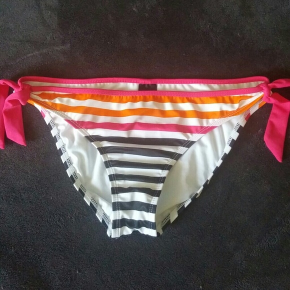 Cute bikini Bottoms.