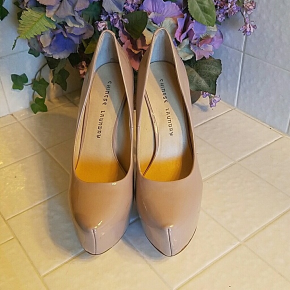 Chinese Laundry pumps - Picture 1 of 4