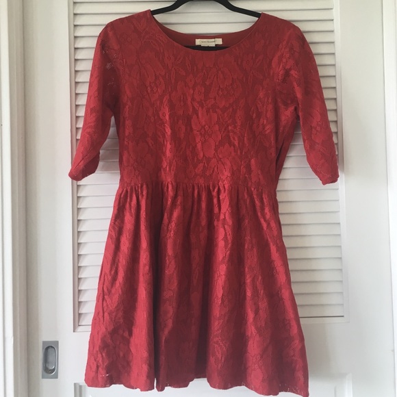 Red Lace Sweetheart 3/4 Sleeve Dress