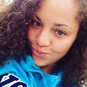 Meet your Posher, Aurora