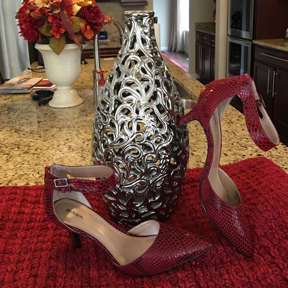 Red & Black Style & Co heels. EXCELLENT condition!