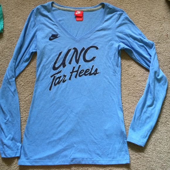 Brand new long sleeve Nike Tar Heels shirt!