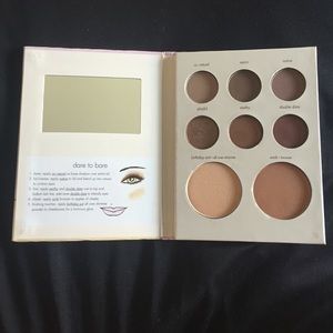 Stila "Dare to Bare" palette