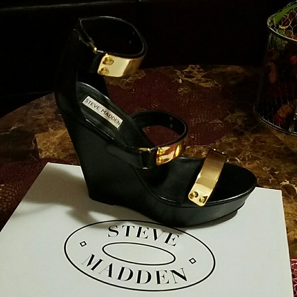 Steve Madden - Picture 2 of 4