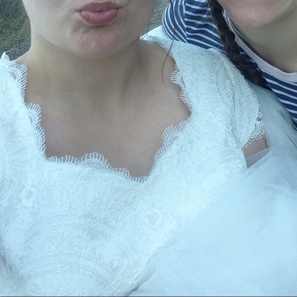 Allure Modest Wedding Dress 💍👰🏽 *SALE* - Picture 6 of 8