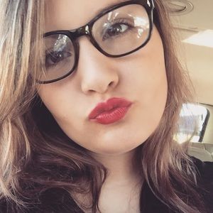 Meet your Posher, Kendra