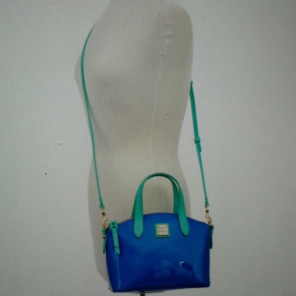 Dooney & Bourke H 6.75 x W 4.25 x L 9" - Picture 4 of 4