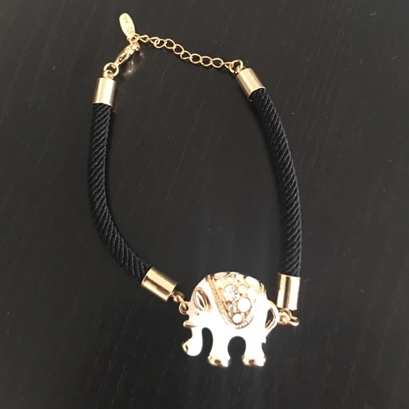 NWOT! 18K gold plated elephant bracelet