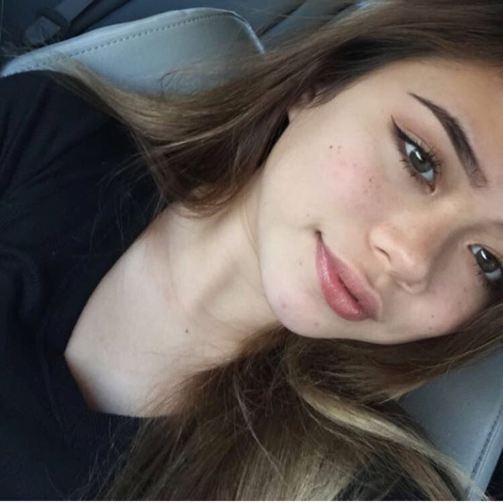 Meet your Posher, Ana