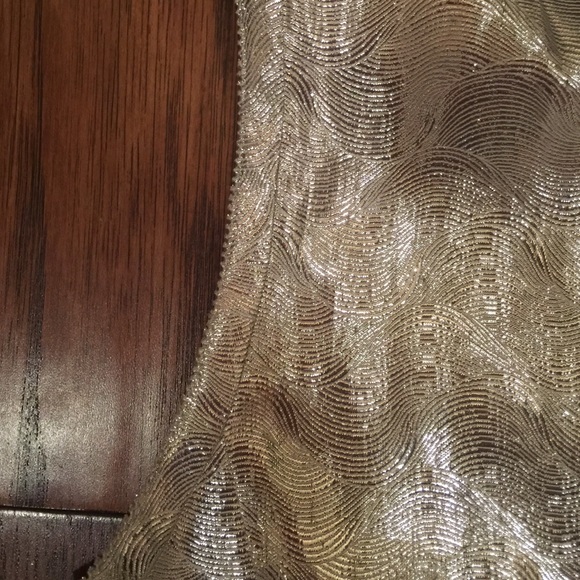 Tory Burch Ruffle Button blouse top! - Picture 3 of 4