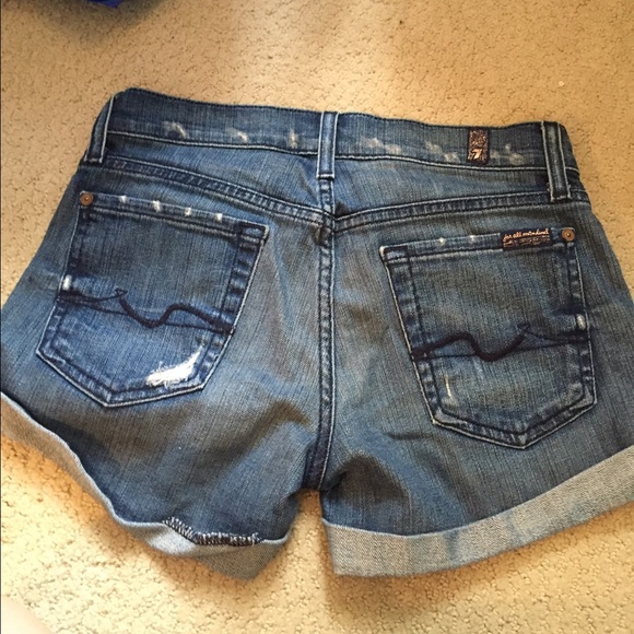 Seven for all mankind - size 24 shorts - Picture 2 of 2