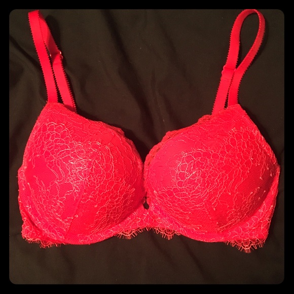 Victoria's Secret dream angels push up bra. 32D.