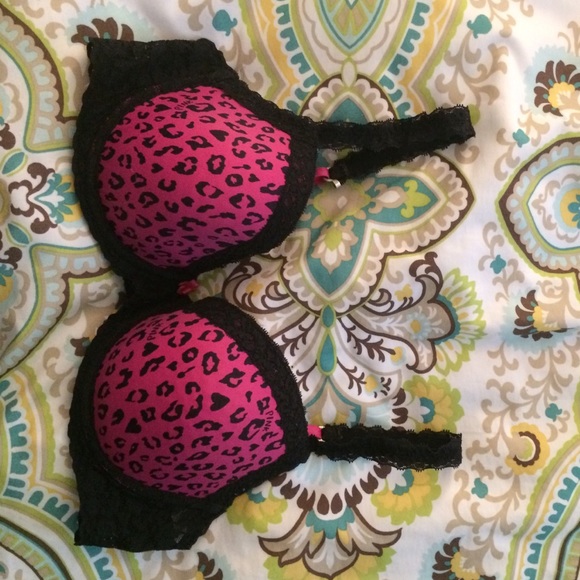 VS PINK lace Demi wing bra