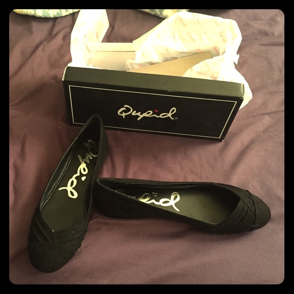 Cute black flats