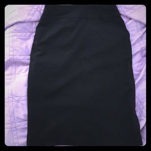 Black pencil skirt with pockets!