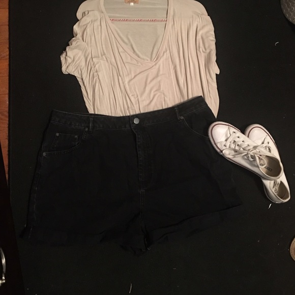 ASOS black denim shorts--size 18 ◼️♦️◼️