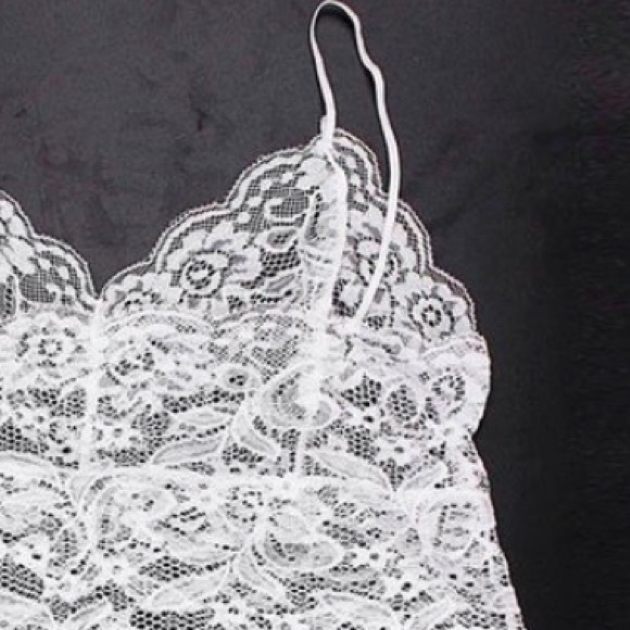 🆕🌿White Lace Lingerie Set🌿 - Picture 3 of 4