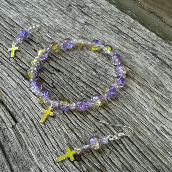 Bracelet and earring set