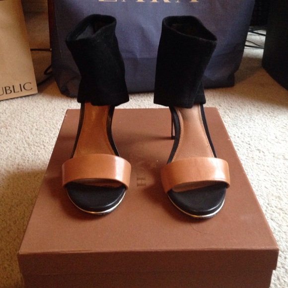 Just Reduced"‼️Coach street suede and leather heel