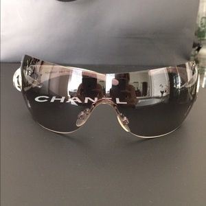 Authentic Chanel sunglasses. Very good condition.