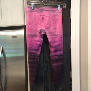 Hard tail yoga capris