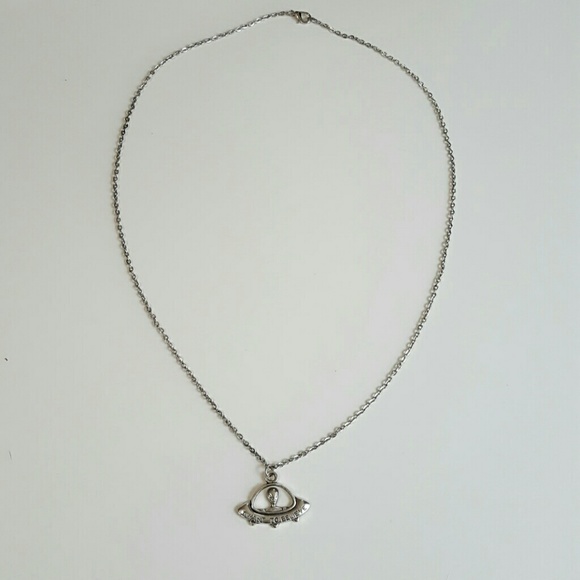 UFO Alien "I Want To Believe" Necklace Spacecraft Spaceship Ship Craft Pendent - Picture 2 of 4