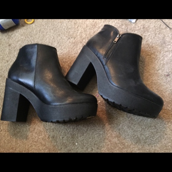 New Look size 7 wide booties NWOT from ASOS