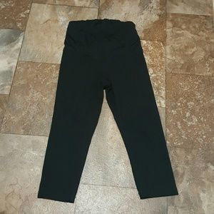 Maternity crop workout pants