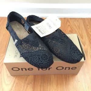 TOMS Shoes - TOMS Classic Black Morrocan Crochet Flats TOMS Shoes - TOMS Classic Black Morrocan Crochet Flats