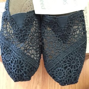 TOMS Shoes - TOMS Classic Black Morrocan Crochet Flats TOMS Shoes - TOMS Classic Black Morrocan Crochet Flats